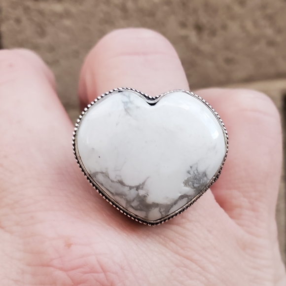 New Heart Shaped Howlite 925 Silver Ring. - Picture 2 of 9